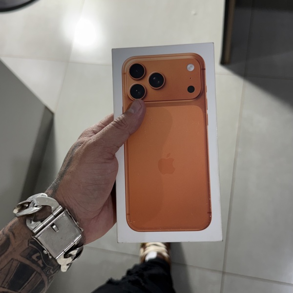 IPHONE 17 PRO MAX 🍊 ou R$7K🧡